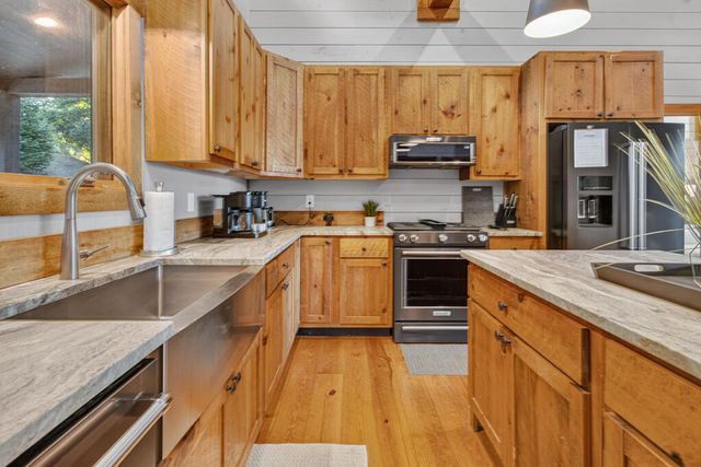 78 Deer Crest Road, Blue Ridge, GA 30513