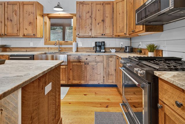 78 Deer Crest Road, Blue Ridge, GA 30513
