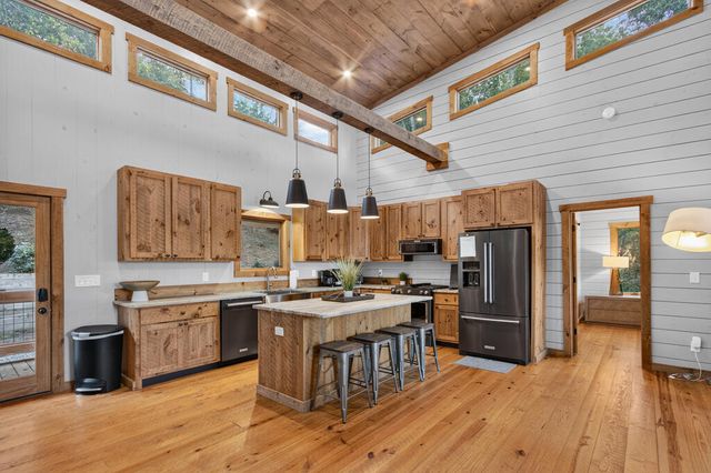 78 Deer Crest Road, Blue Ridge, GA 30513