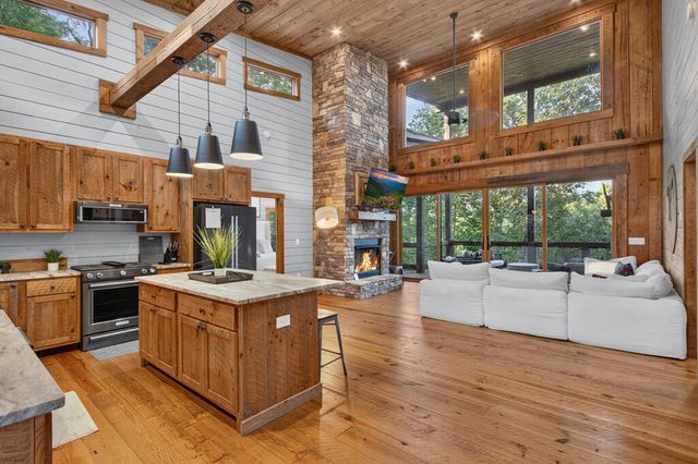 78 Deer Crest Road, Blue Ridge, GA 30513