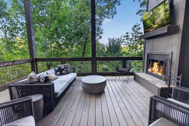 78 Deer Crest Road, Blue Ridge, GA 30513