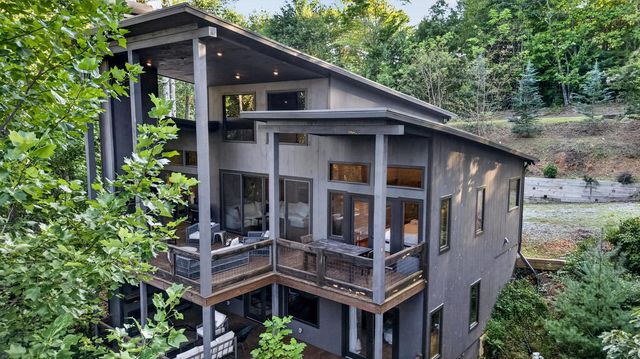 78 Deer Crest Road, Blue Ridge, GA 30513