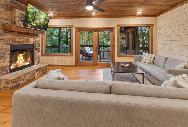 78 Deer Crest Road, Blue Ridge, GA 30513