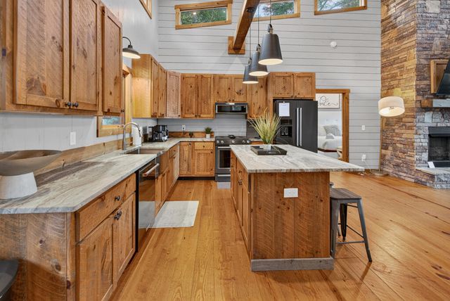 78 Deer Crest Road, Blue Ridge, GA 30513