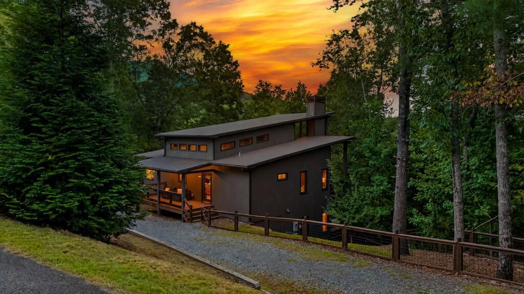 78 Deer Crest Road, Blue Ridge, GA 30513