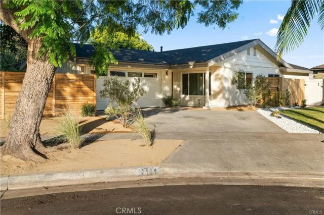 2101 N Hathaway, Santa Ana, CA 92705