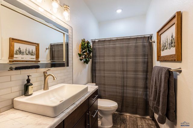 20252 PONDEROSA DR, Whitewood, SD 57793