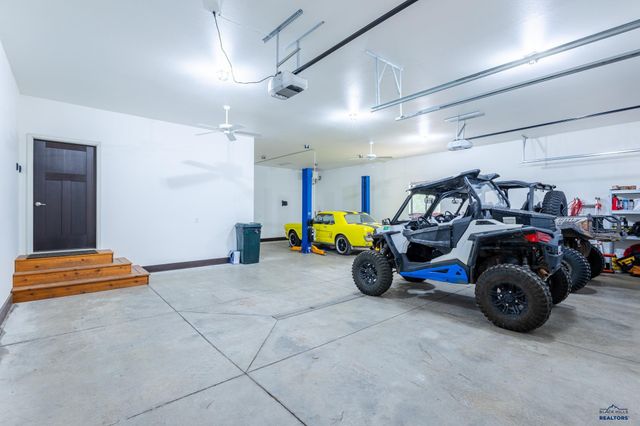 20252 PONDEROSA DR, Whitewood, SD 57793