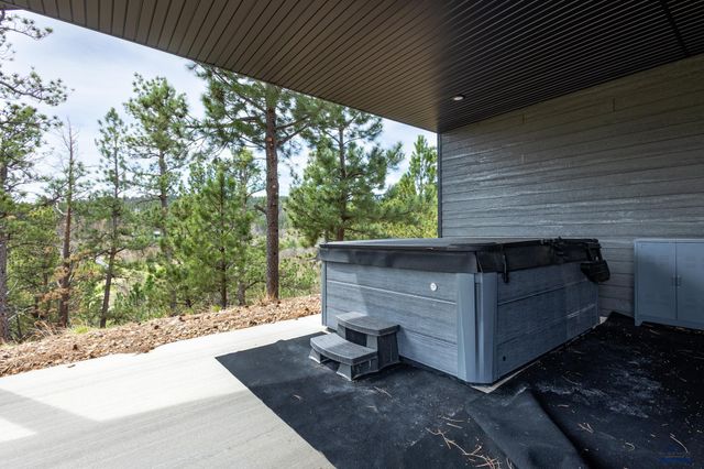 20252 PONDEROSA DR, Whitewood, SD 57793