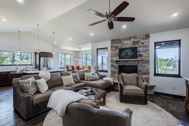 20252 PONDEROSA DR, Whitewood, SD 57793