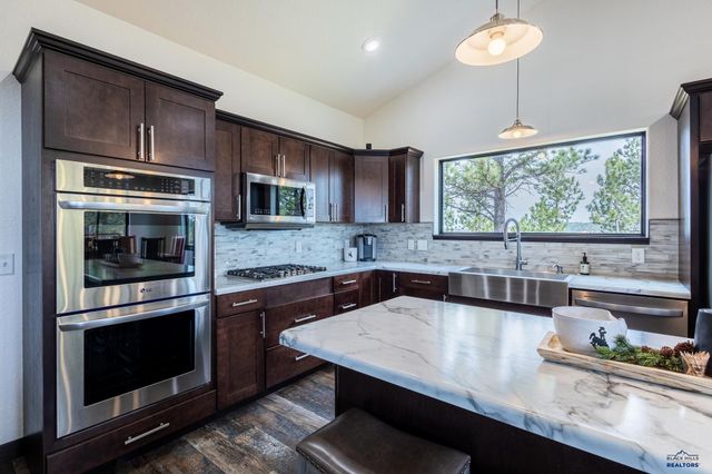 20252 PONDEROSA DR, Whitewood, SD 57793
