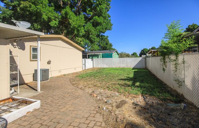 633 E Archwood Drive UNIT 44, Eagle Point, OR 97524