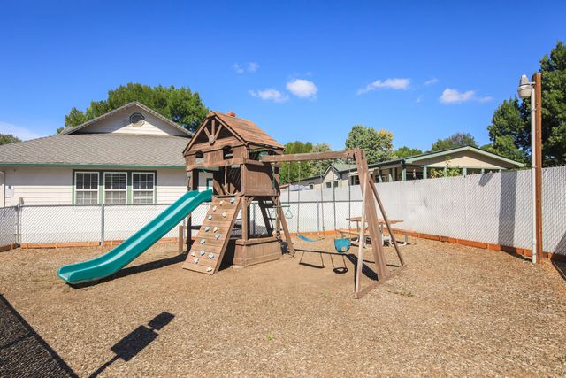 633 E Archwood Drive UNIT 44, Eagle Point, OR 97524