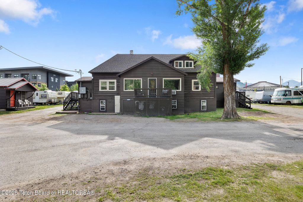 260 N CACHE Street, Jackson, WY 83001 photo 10