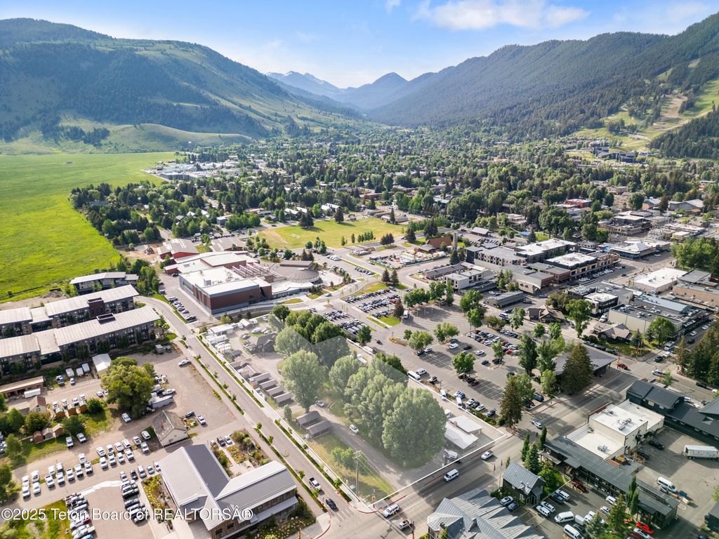 260 N CACHE Street, Jackson, WY 83001 photo 20