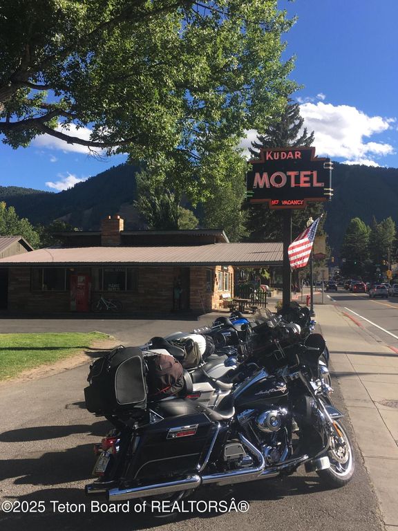 260 N CACHE Street, Jackson, WY 83001 photo 25