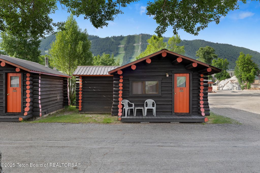 260 N CACHE Street, Jackson, WY 83001 photo 6