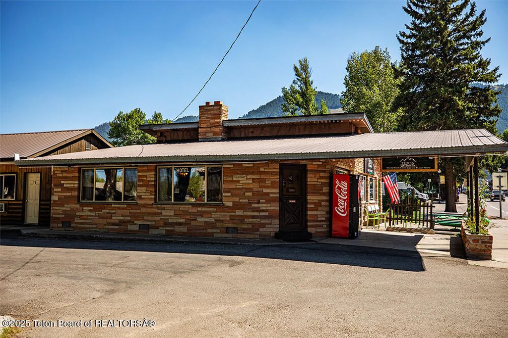 260 N CACHE Street, Jackson, WY 83001 photo 8