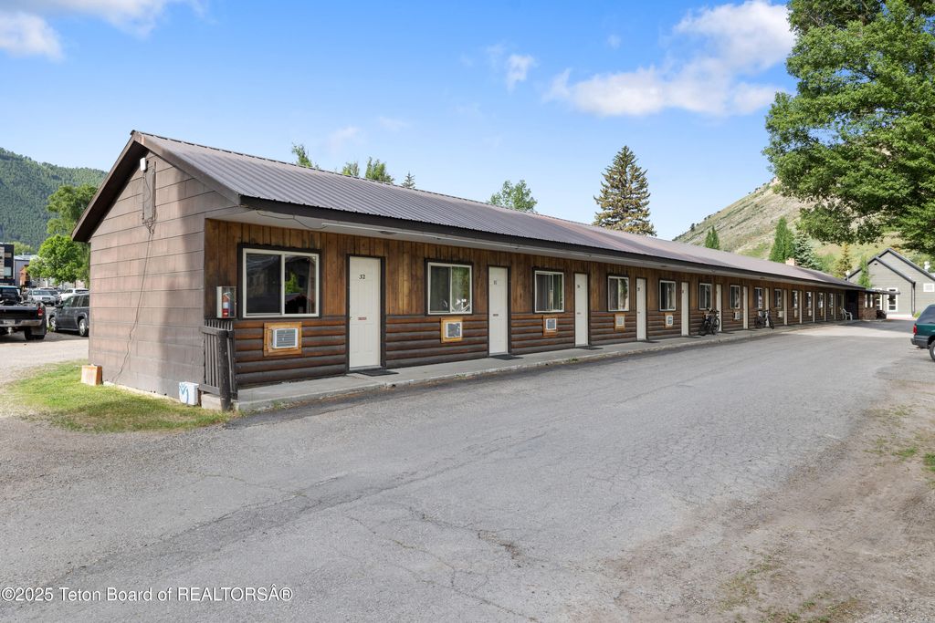 260 N CACHE Street, Jackson, WY 83001 photo 9