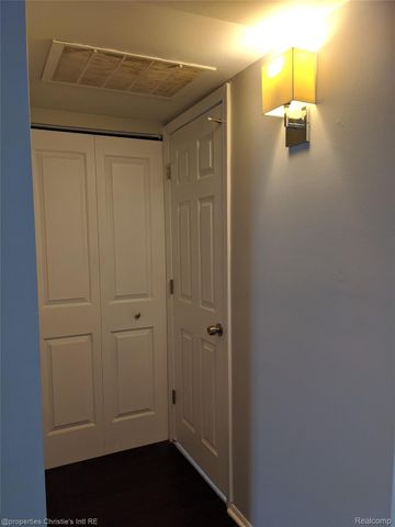 1514 Normandy Road 203, Clawson, MI 48073