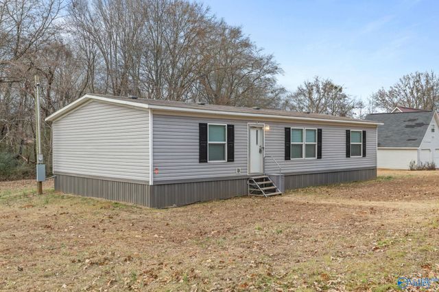 203 Bainbridge Loop, Muscle Shoals, AL 35661