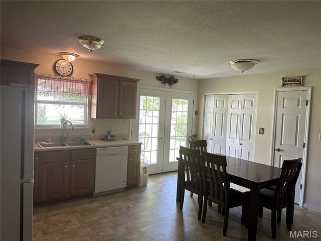 114 S White Oak Street, Desloge, MO 63601