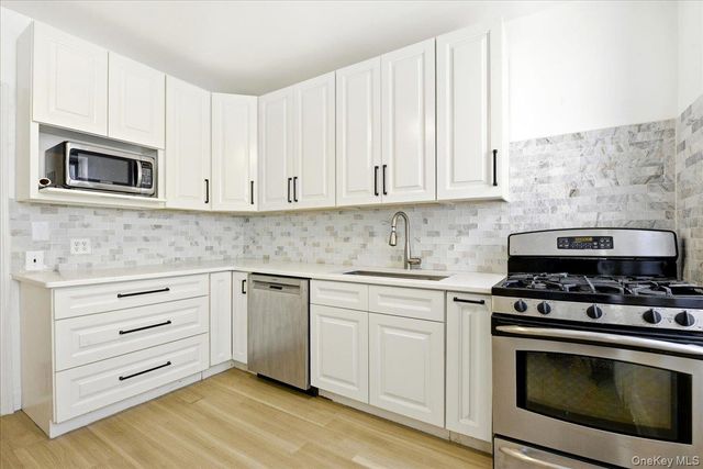 114-20 Queens Boulevard F5, Forest Hills, NY 11375