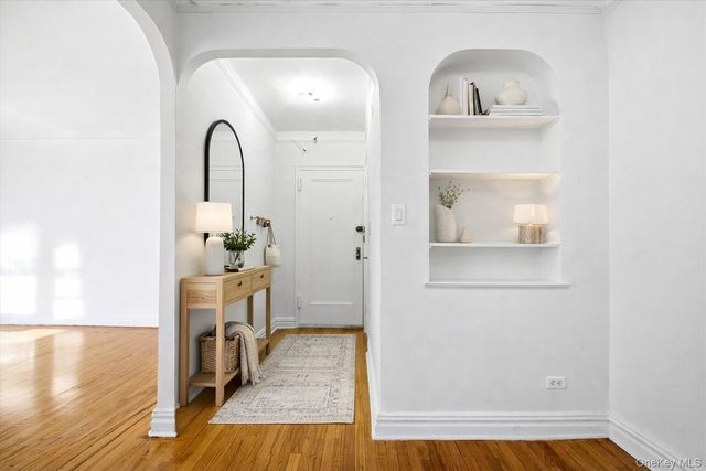 114-20 Queens Boulevard F5, Forest Hills, NY 11375