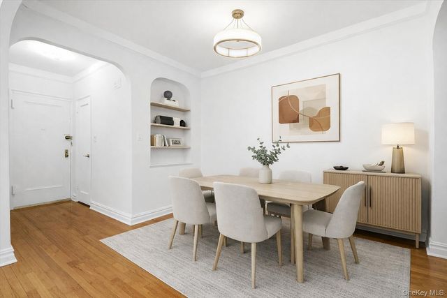 114-20 Queens Boulevard F5, Forest Hills, NY 11375