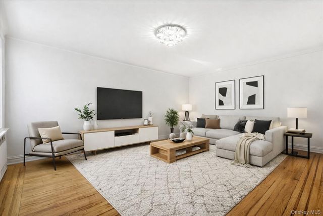 114-20 Queens Boulevard F5, Forest Hills, NY 11375