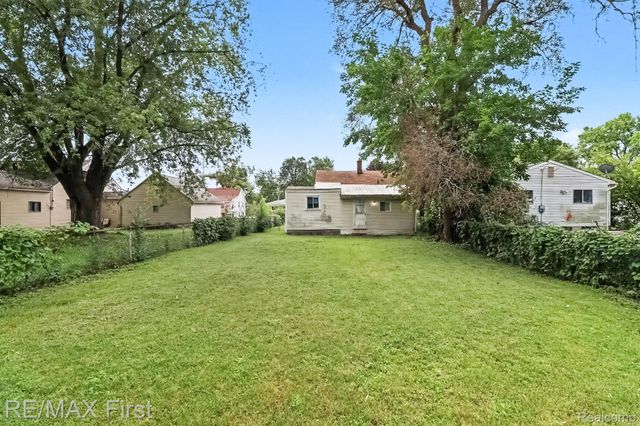 11459 Jackson Avenue, Warren, MI 48089