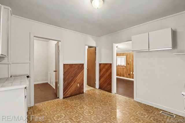 11459 Jackson Avenue, Warren, MI 48089