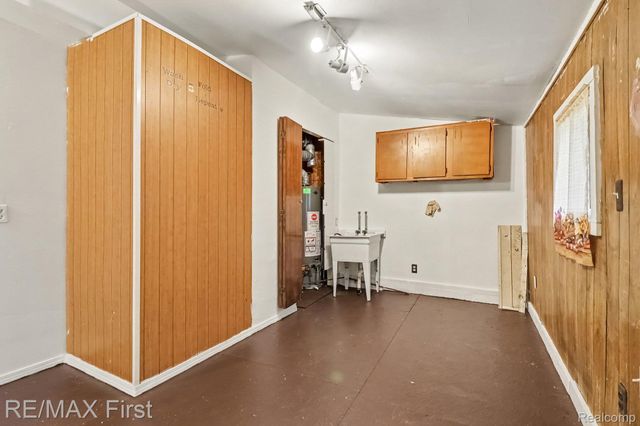 11459 Jackson Avenue, Warren, MI 48089