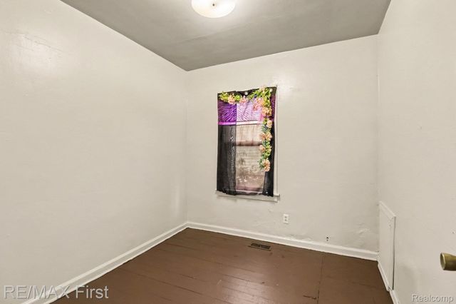 11459 Jackson Avenue, Warren, MI 48089