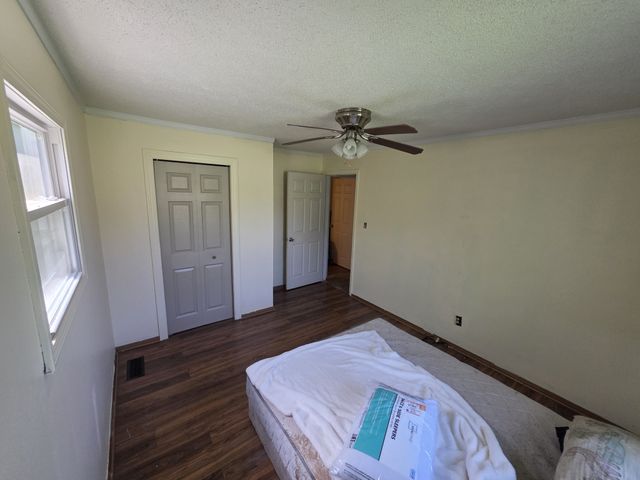 935 Meadowbrook Rd, Afton, TN 37616