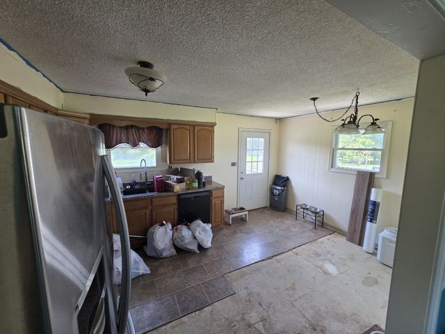935 Meadowbrook Rd, Afton, TN 37616