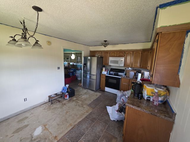 935 Meadowbrook Rd, Afton, TN 37616