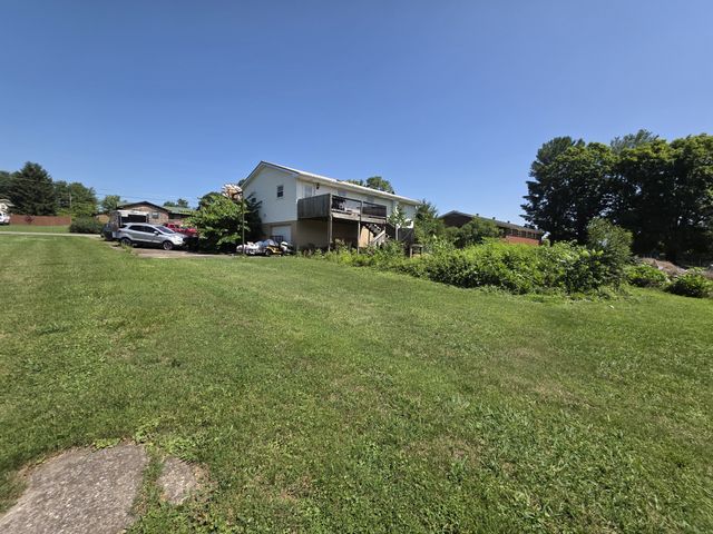 935 Meadowbrook Rd, Afton, TN 37616