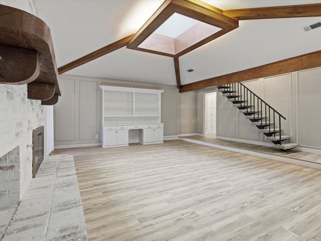 1811 Briarcrest Lane, Arlington, TX 76012