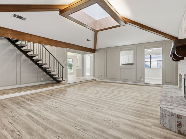 1811 Briarcrest Lane, Arlington, TX 76012