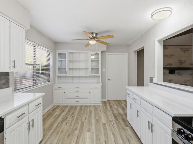 1811 Briarcrest Lane, Arlington, TX 76012