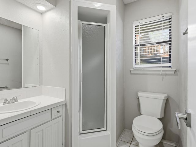 1811 Briarcrest Lane, Arlington, TX 76012