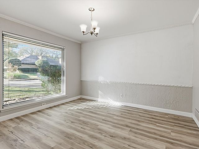 1811 Briarcrest Lane, Arlington, TX 76012