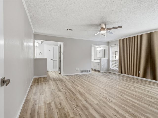 1811 Briarcrest Lane, Arlington, TX 76012