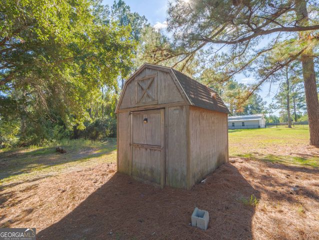 102 Winchester Road, Waverly, GA 31565