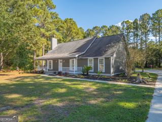 102 Winchester Road, Waverly, GA 31565