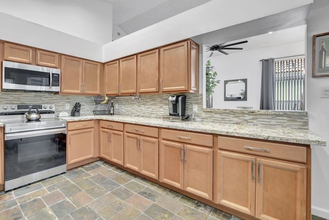 6694 NW 26th Way, Boca Raton, FL 33496