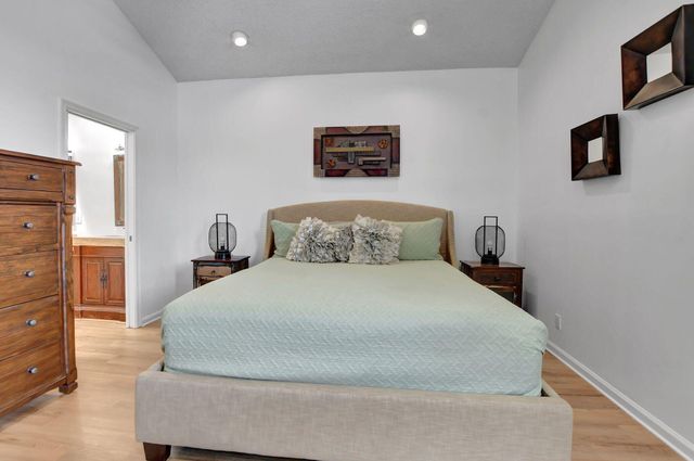 6694 NW 26th Way, Boca Raton, FL 33496