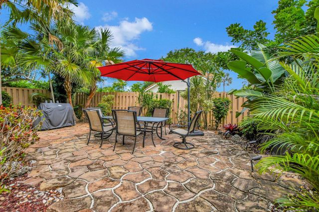 6694 NW 26th Way, Boca Raton, FL 33496