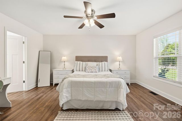 3923 Ritchie Road, Lincolnton, NC 28092